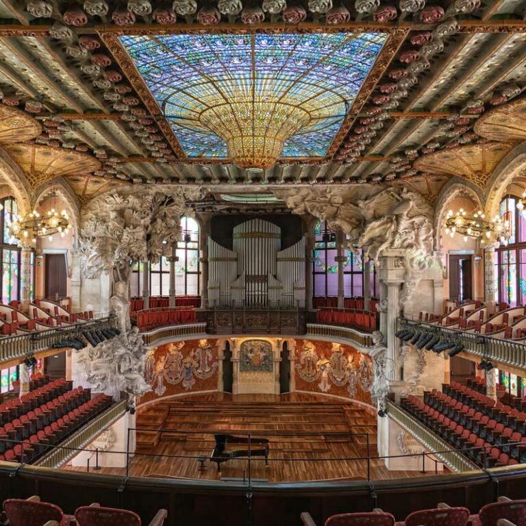 S_Palau_de_la_Música_Catalana-Palace_of_Catalan_Music_(Image_2)