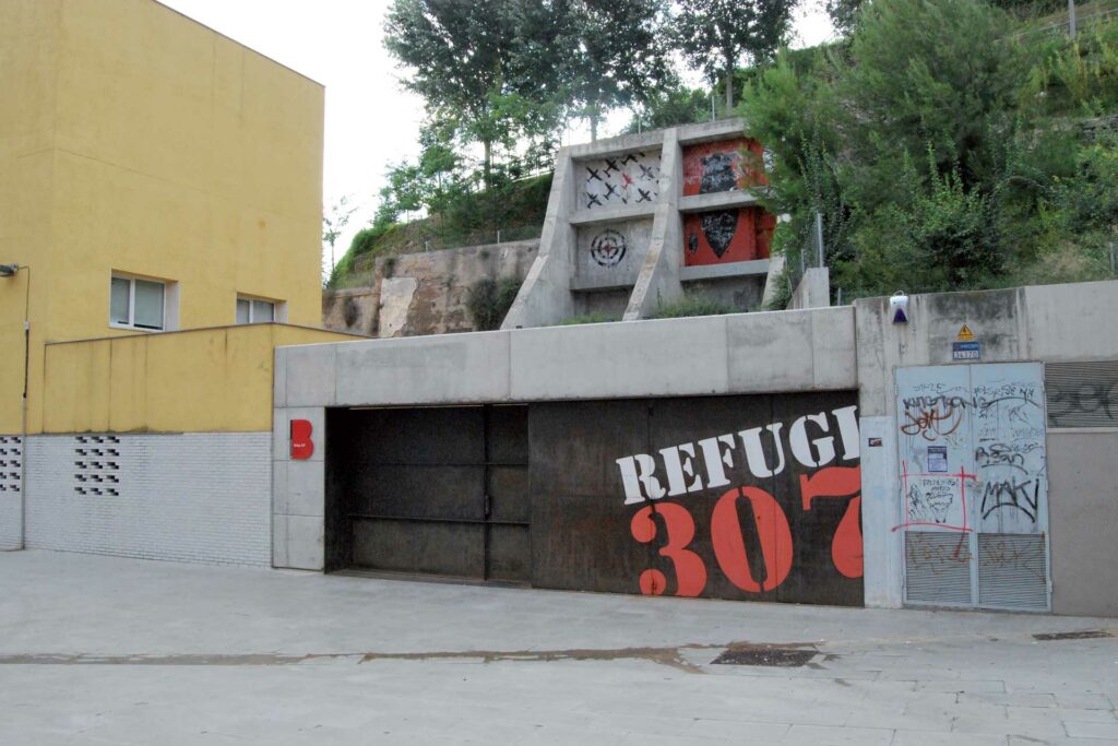 Entrance of the Museu refugi 307